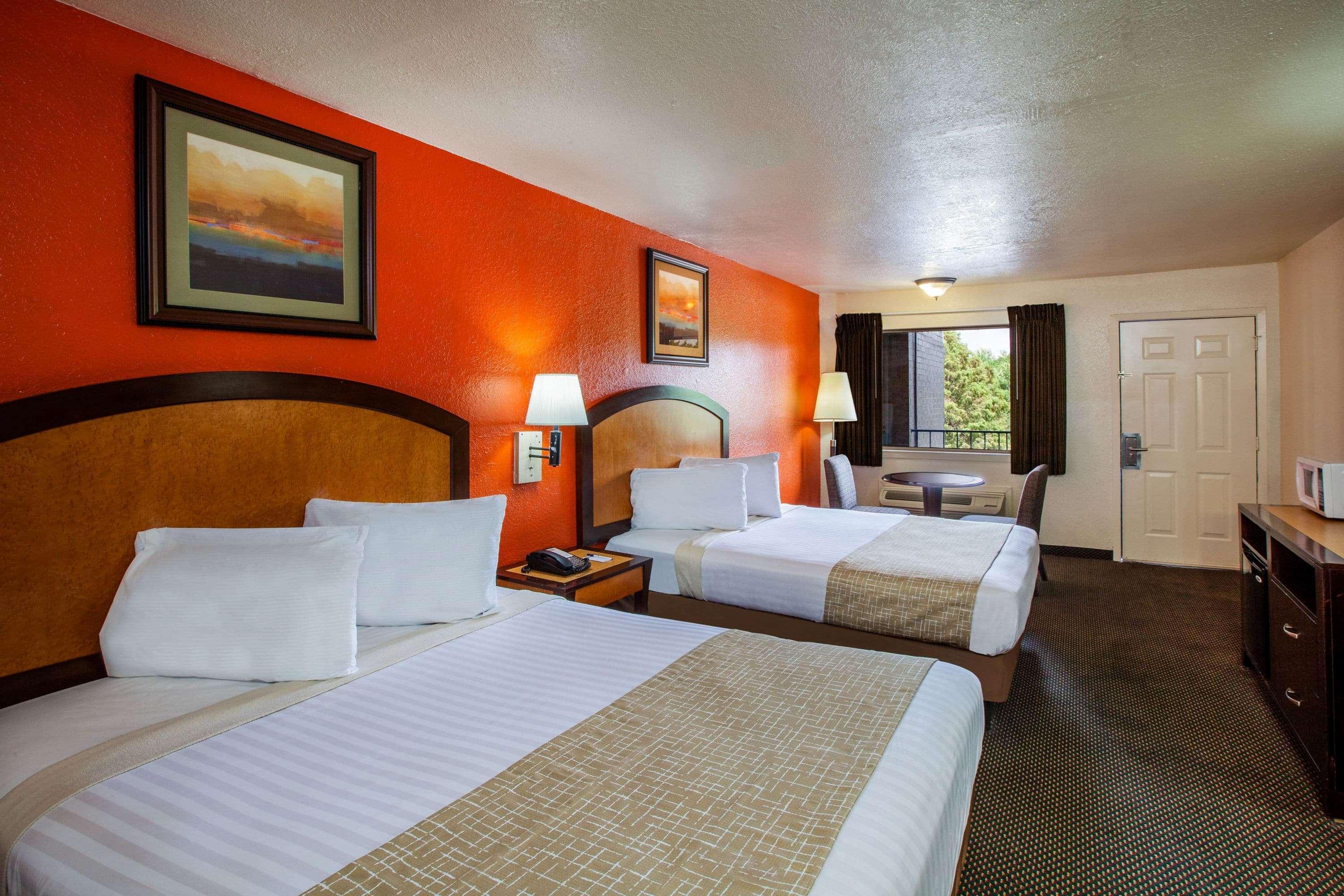 Travelodge By Wyndham Houston Hobby Airport Экстерьер фото
